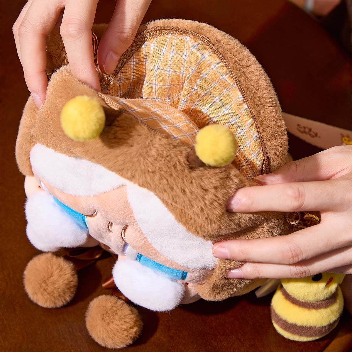 CRYBABY Crying Again Series Big Head Plush Bag (I'll Bring You a Flower) - Canvas & Charms