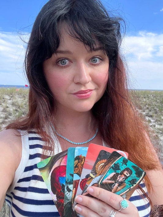 How to Choose the Right Tarot Reader: A Complete Guide