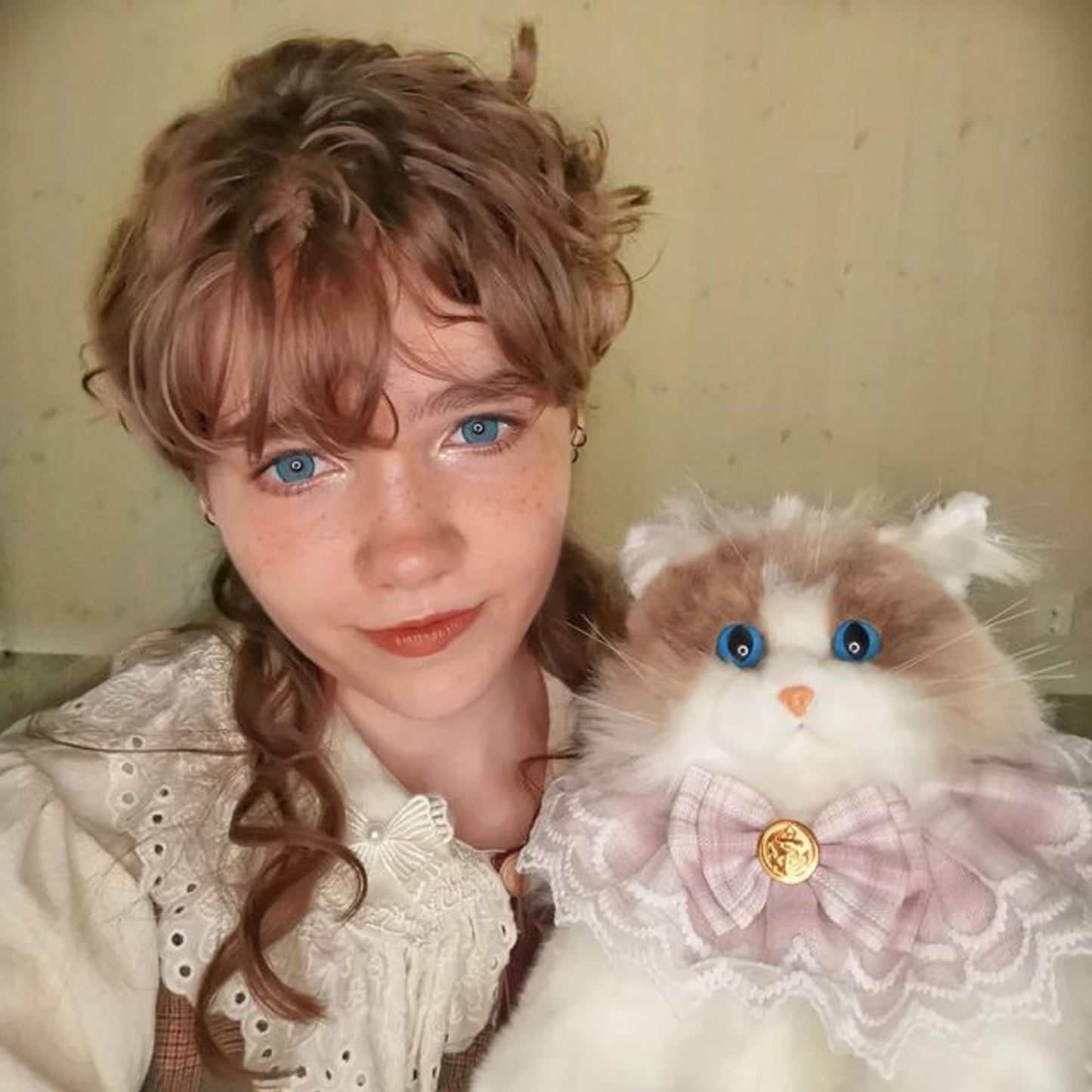 Chongker Cat Shaped Backpack - Handcrafted Stuffed Animals Plush Bag with Adjustable Shoulder, Crossbody, and Handbag Straps (MaineCoon Cat)