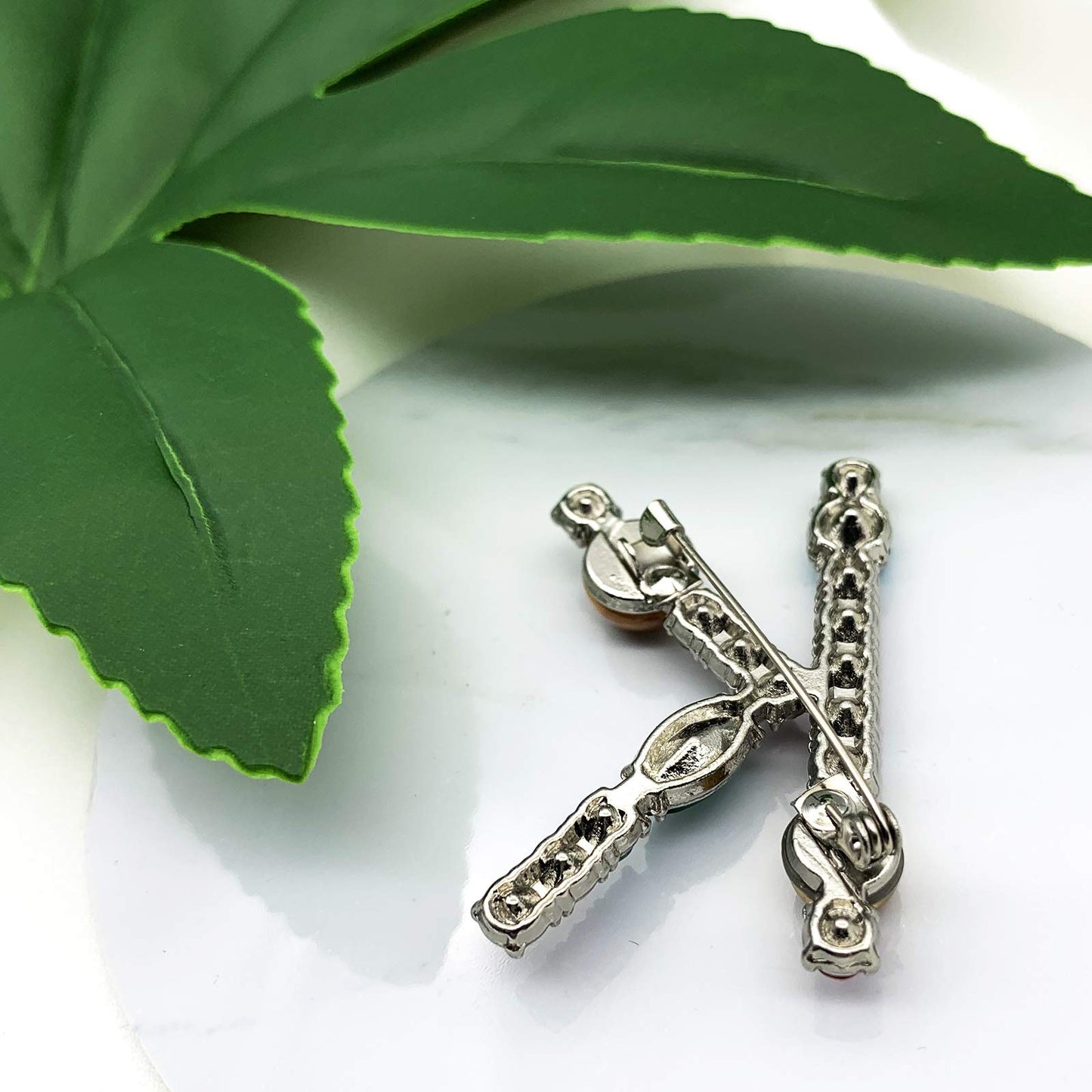 Initial Brooch A to Z 26 English Letters Plated Metal Stone Clear Colorful Crystal Lapel Pin Brooches Collar