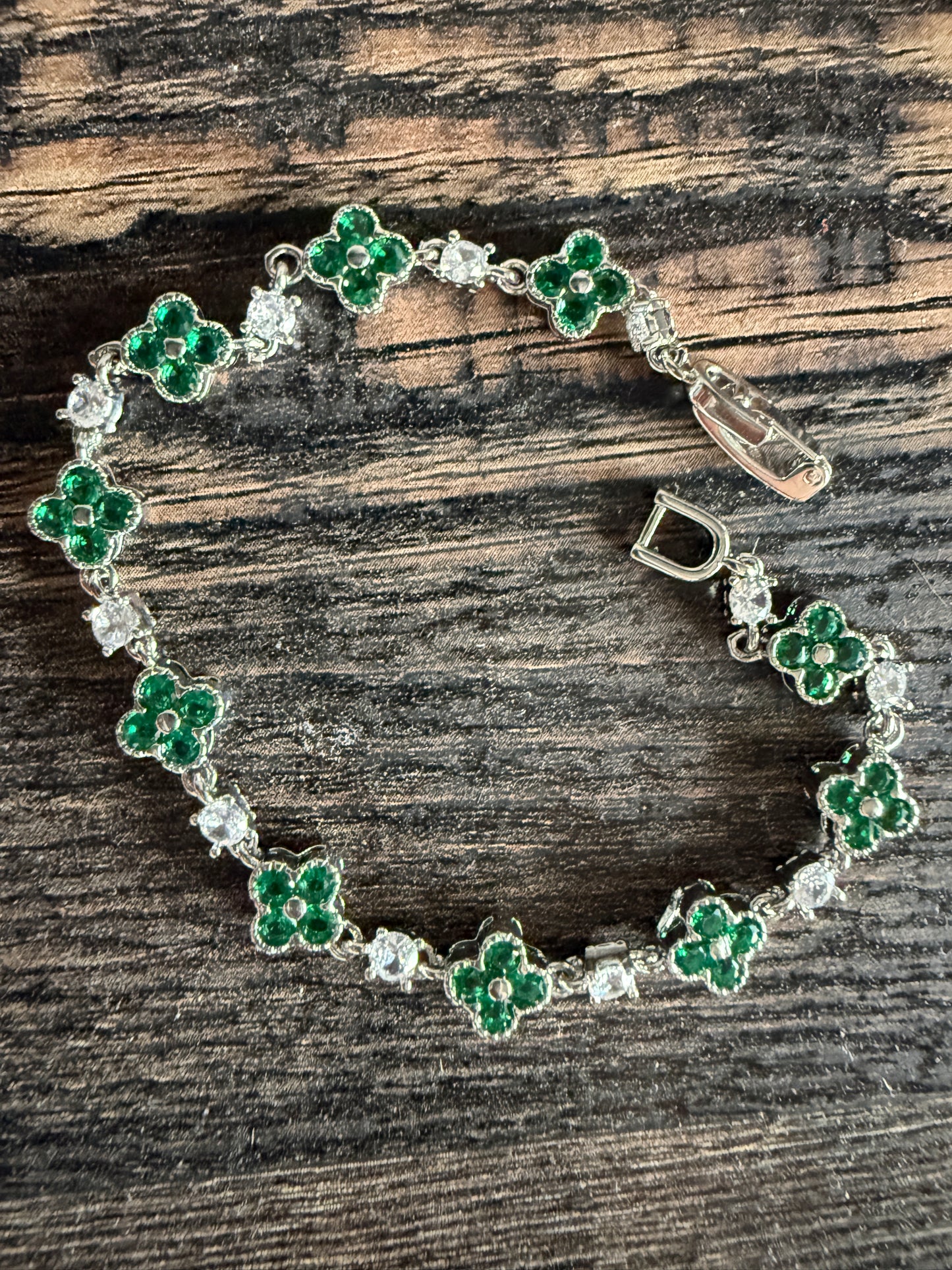 Green Clover Dainty Silver Bracelet 6.5 Inches Clasp